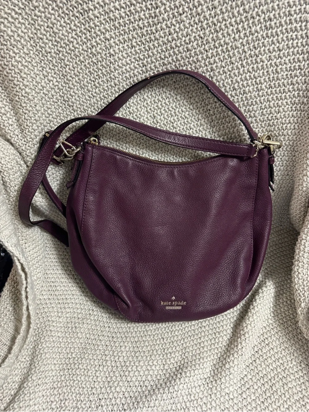 kate‎ spade plum pebbled leather shoulder bag with gold hardware
